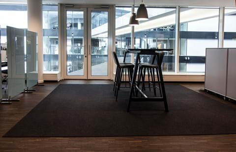 filttæppe kontor indretning